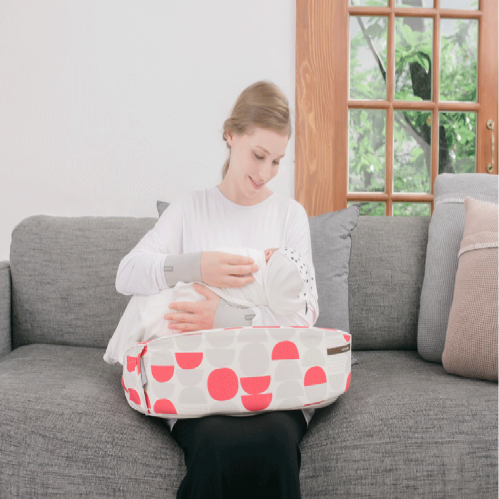 Cuna Perfect-Fit Nursing Pillow Red Moon