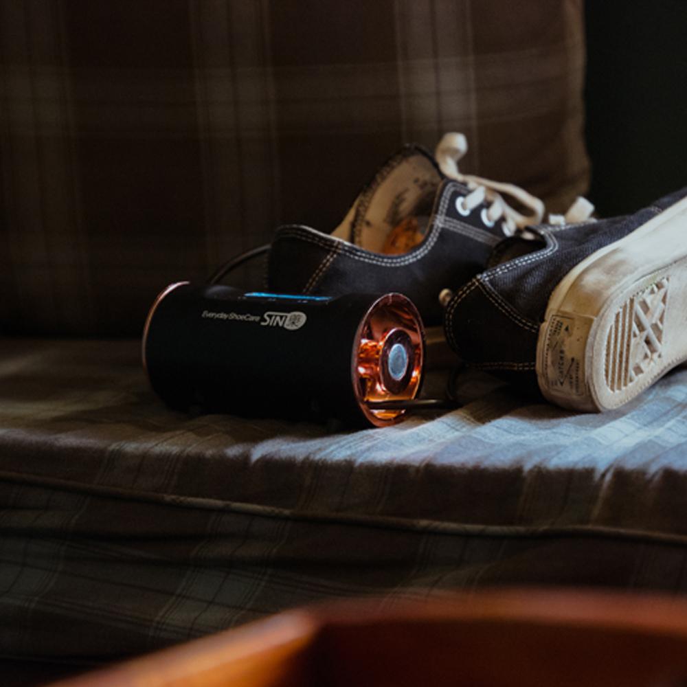 SmartreumbangE Shoe Blast lasts for 1 hour  (Size : 220 x 58 x 58mm Weight : 400g)  WHITE