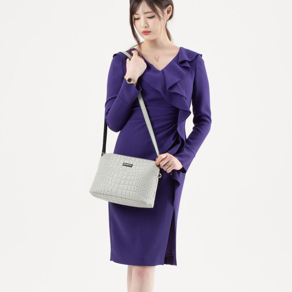 ARTG Neoprene Embo Shoulder Bag (4-piece Set)