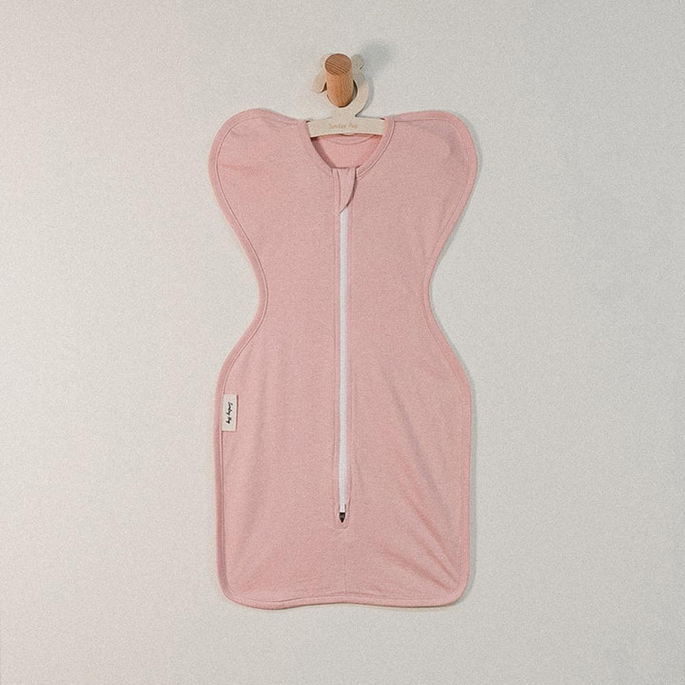 Sunday Hug Swaddle a Newborn