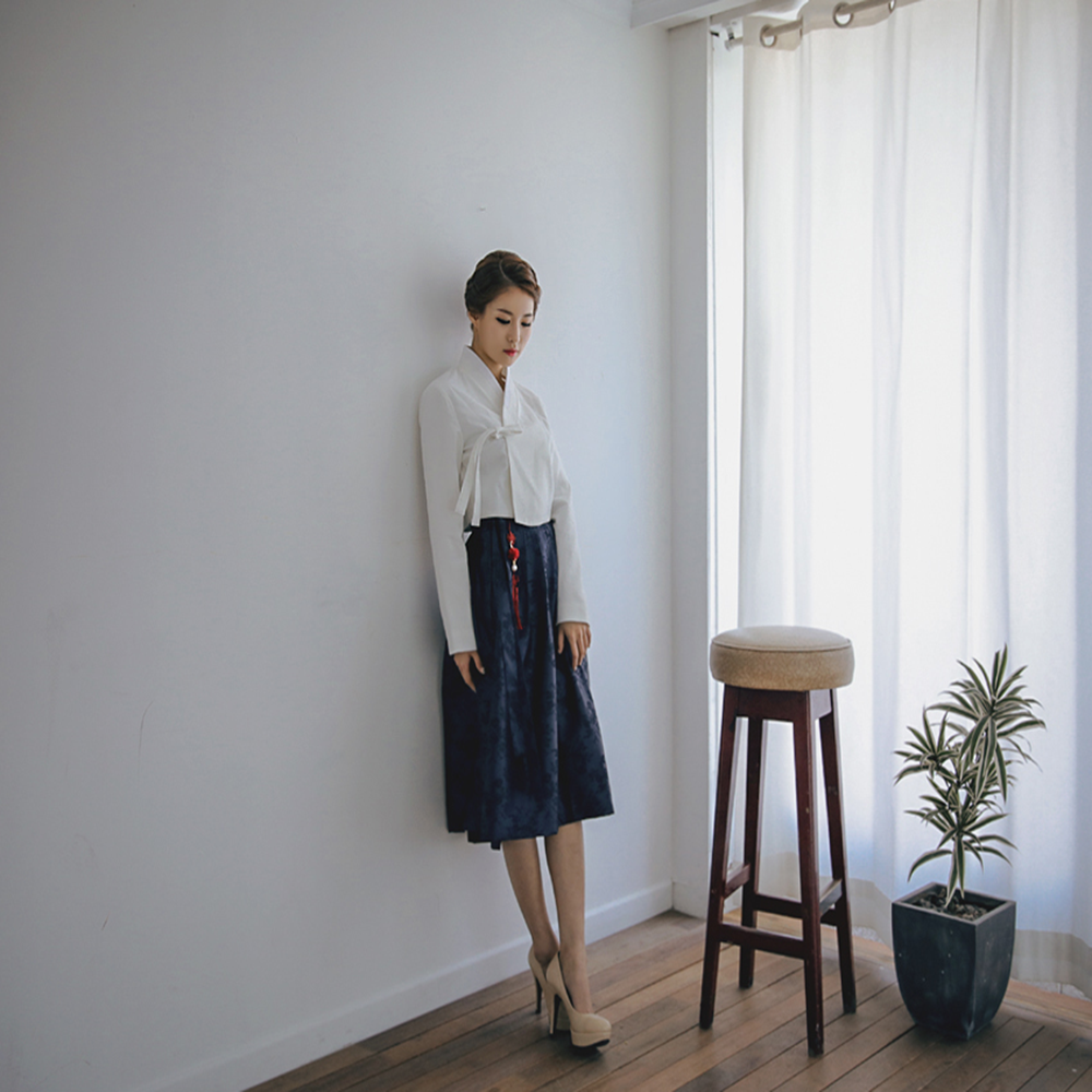 Korean traditional skirt with rambling rose(navy)