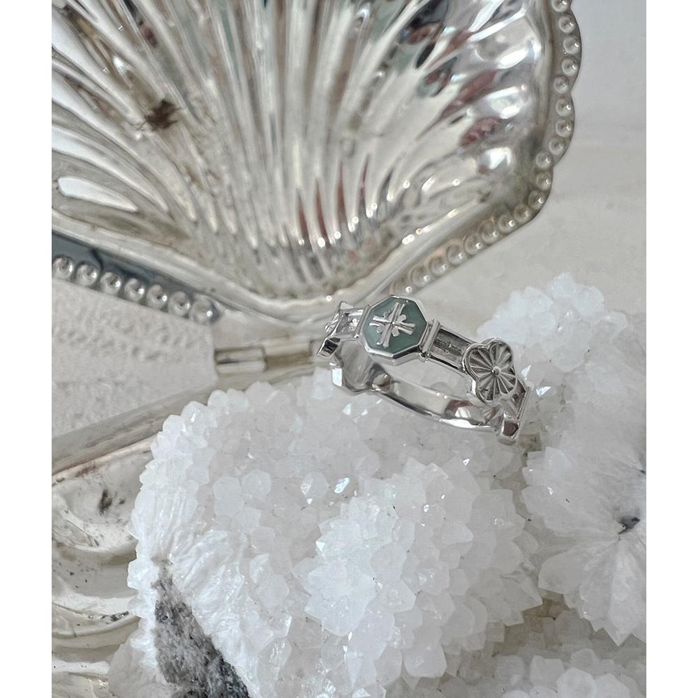 Cross Angle Flower Miss Ring